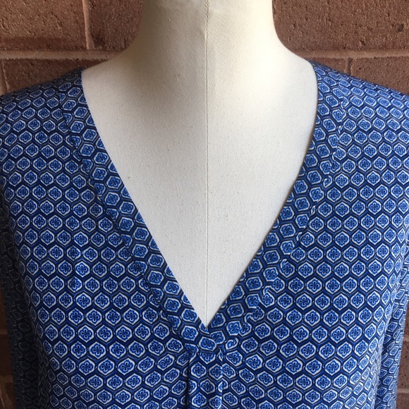 Joie Blue Geometric Print Daryn 100% Silk Blouse - Picture 3 of 9